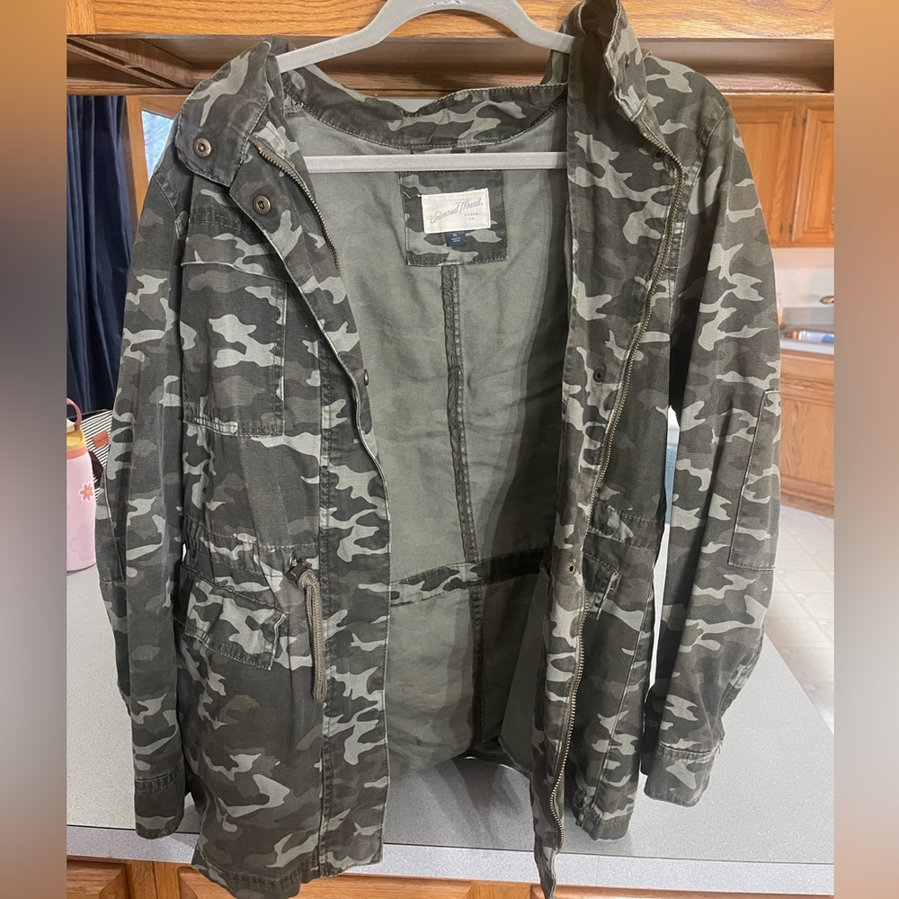 Universal Thread Camo Jacket